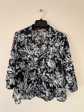 Coldwater Creek Navy Floral Print Button-Front Top Size M